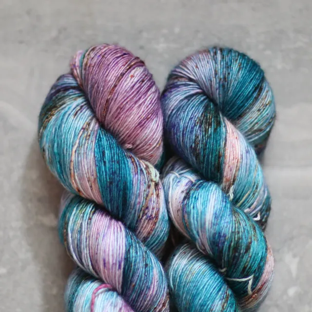 Madelinetosh Tosh Merino Light West Texas Sunset Fingergarn