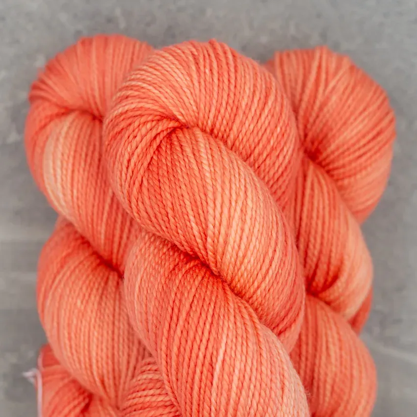 Madelinetosh Farm Twist Grapefruit Wolle DK Superwash