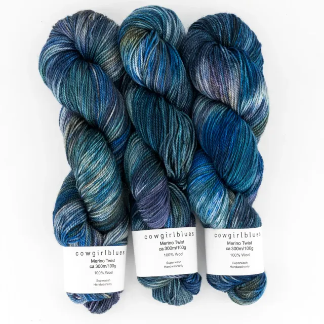 Cowgirlblues Merino Twist Far From the Shallow Strickwolle