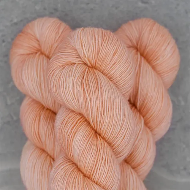 Madelinetosh Tosh Merino Light Wolle Pink Clay 384m Fingering