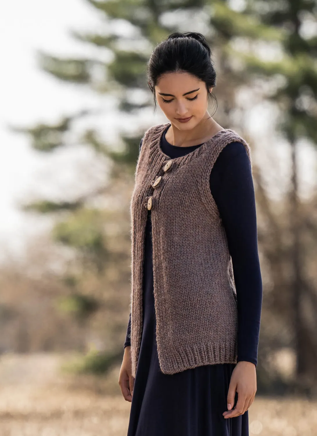 Blue Sky Fibers Northern Vest & Cowl Strickanleitung Zopf-Set