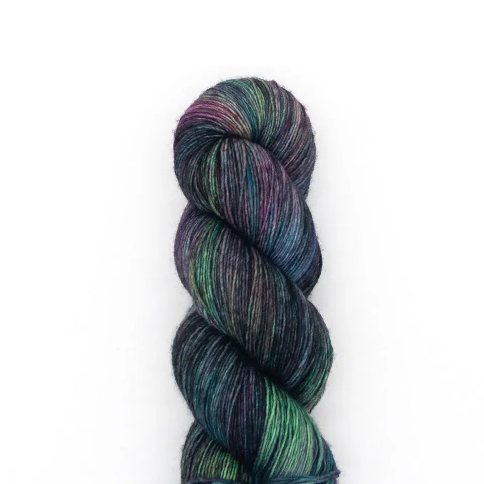 Madelinetosh Tosh Merino Light Devil's Advocate Garn 384m