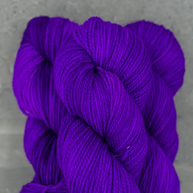 Madelinetosh Farm Twist Ultramarine Violet DK Wolle