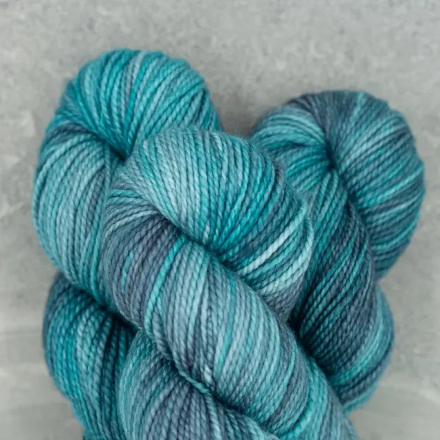 Madelinetosh Farm Twist Undergrowth Garn 205m DK