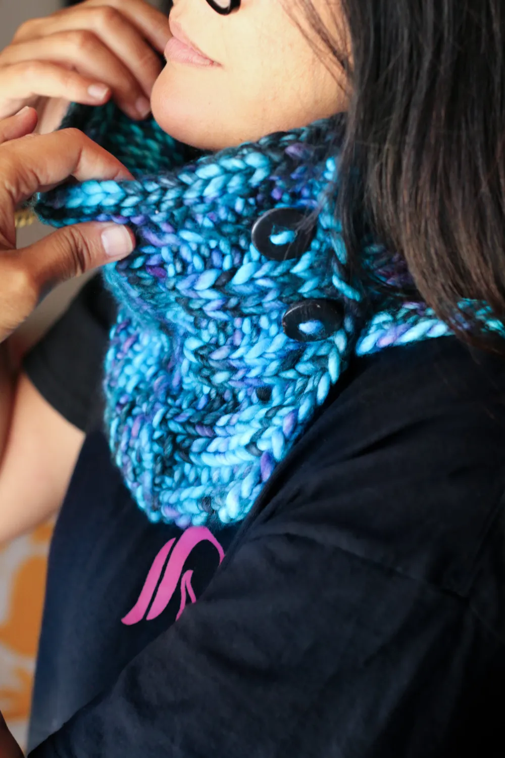 Madelinetosh Nikita Cowl Kit Strickkit Biggie Twilight Skinny Dip