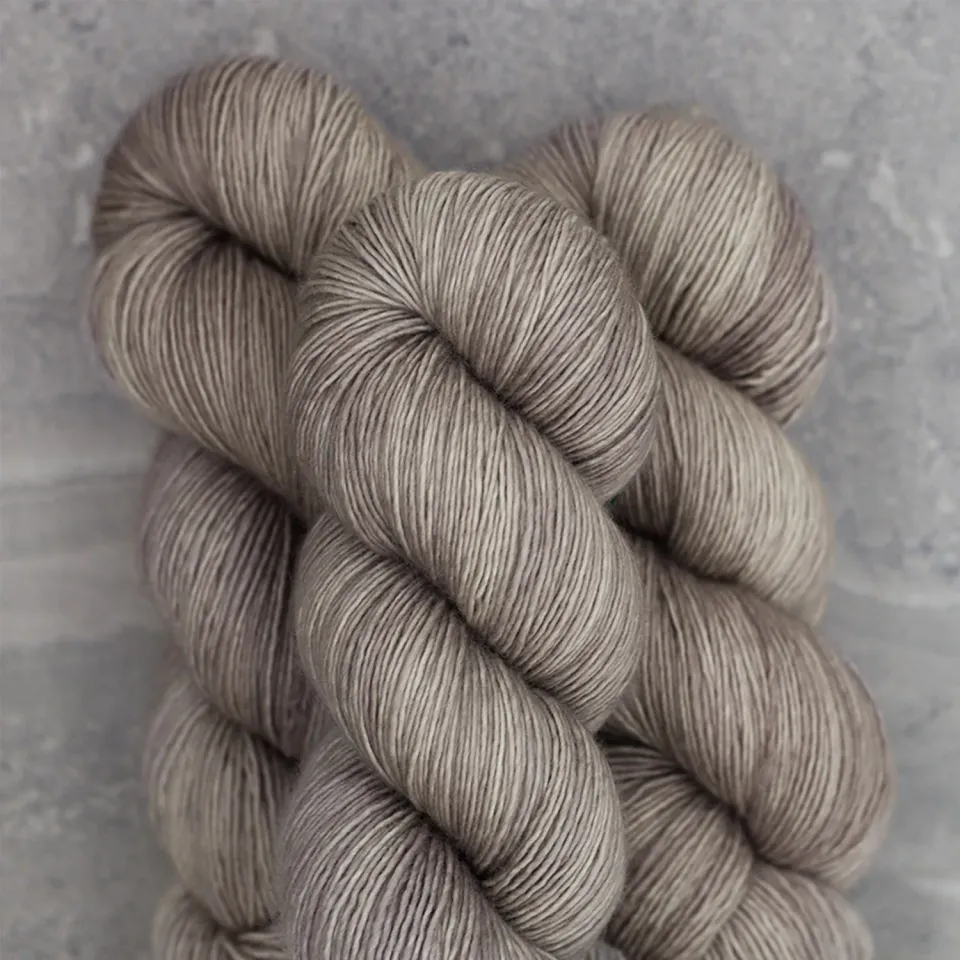 Madelinetosh Pashmina Meow Garn Sport 329 m