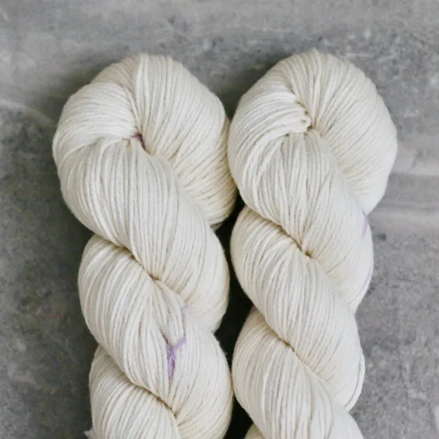 Madelinetosh Wool Cotton Natural DK Wolle Naturweiss