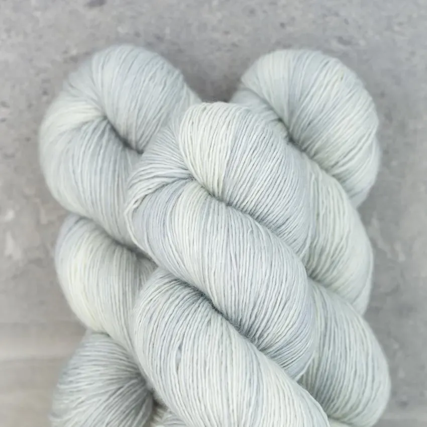 Madelinetosh Woolcycle Sport Farmhouse White Wolle 100g Natur