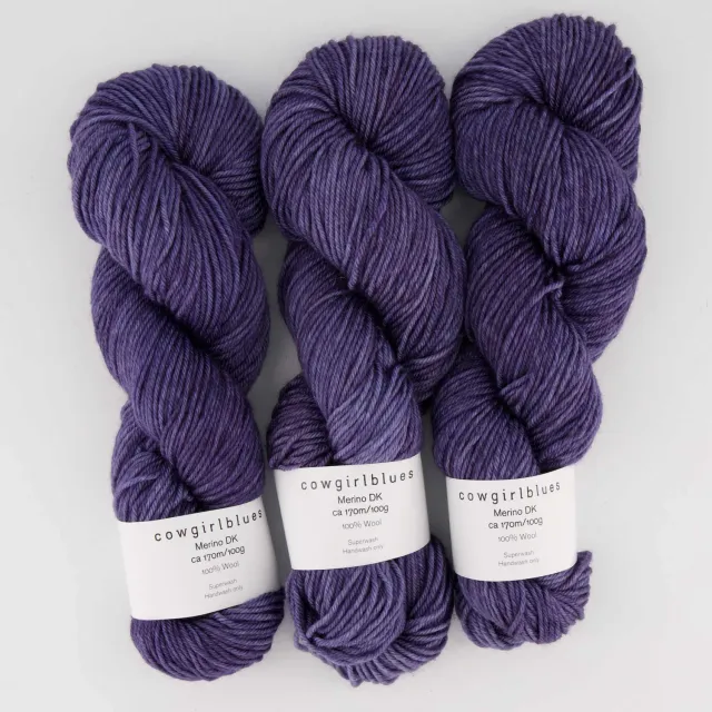 Cowgirlblues Merino DK Aubergine Wolle handgefärbt