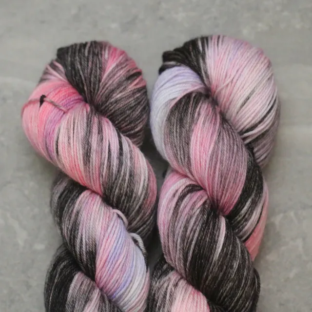 Madelinetosh Twist Light Pink Moon Wolle 384m Fingering