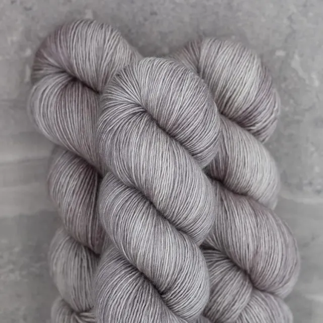 Madelinetosh Tosh Vintage Garn Astrid Grey Merinogarn