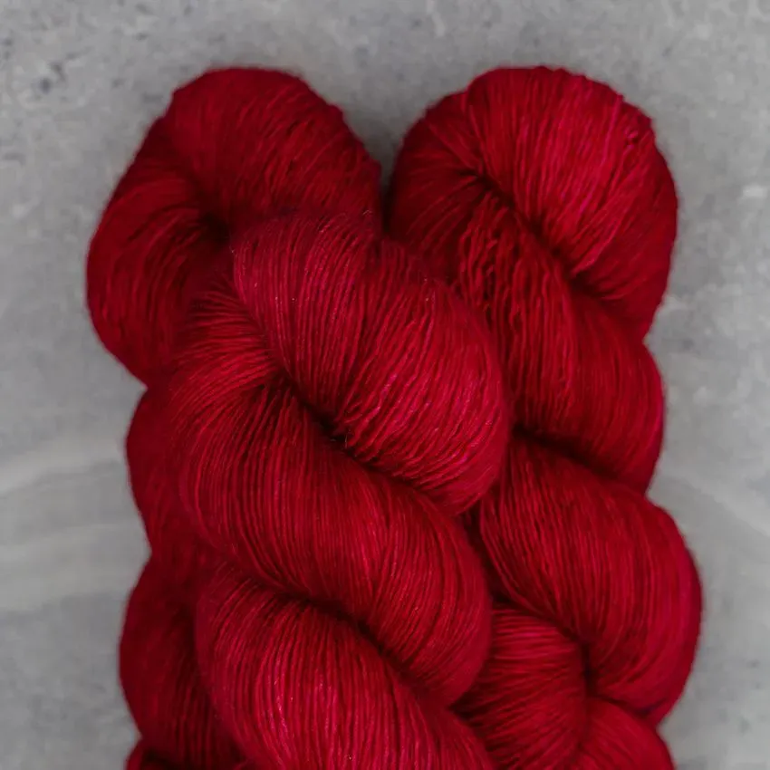 Madelinetosh Tosh DK Blood Runs Cold Wolle 205m Merino
