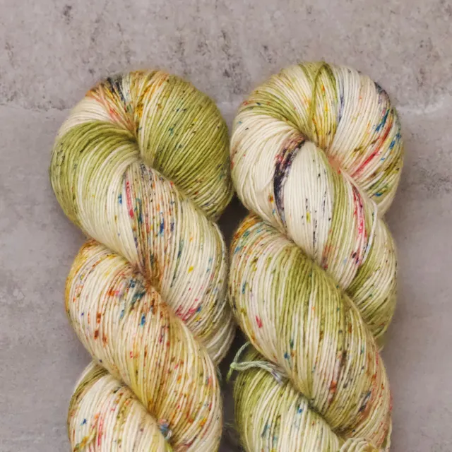 Madelinetosh Tosh Merino Light Everything on Pause Lacewolle