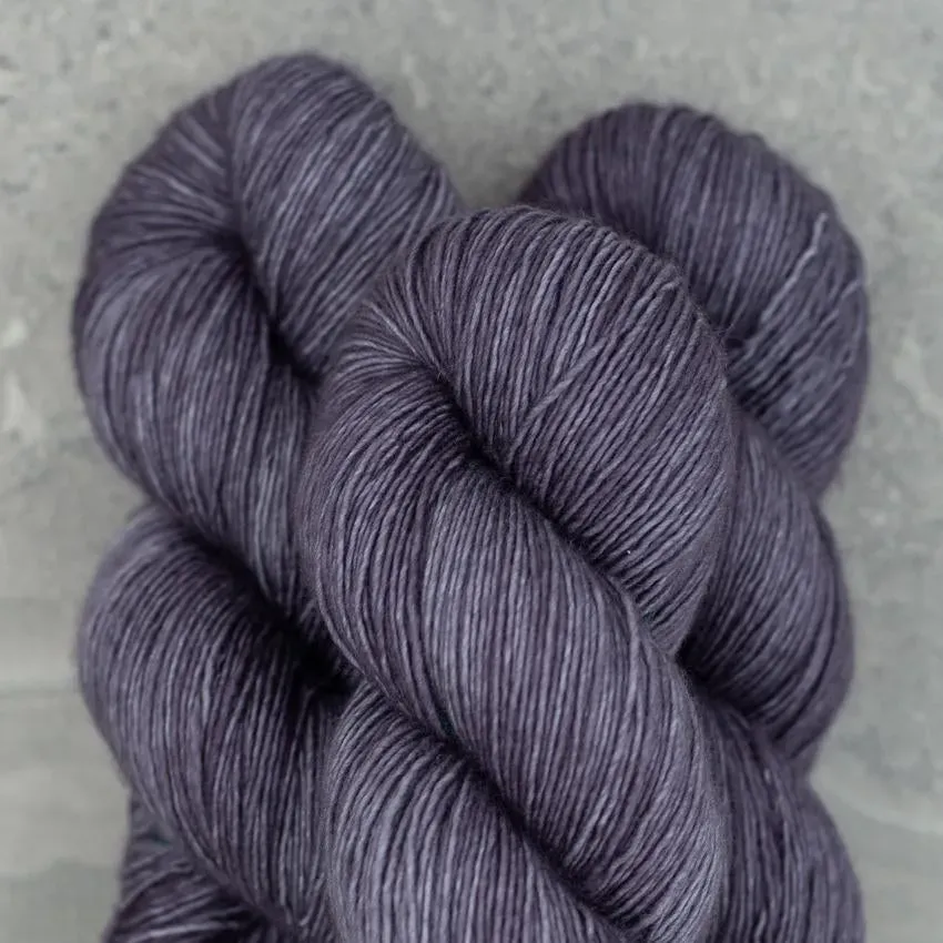 Madelinetosh Twist Light Composition Book Gray Fingering Garn Superwash