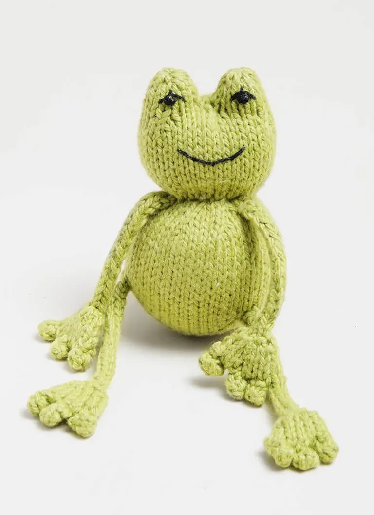 Blue Sky Fibers Ribbit Strickanleitung Frosch mit Tennisball