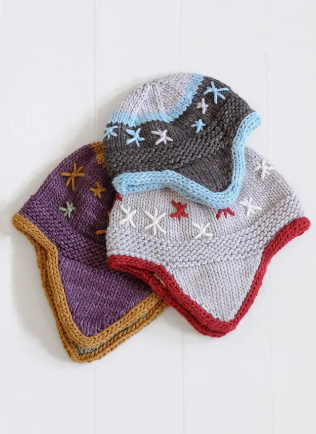 Blue Sky Fibers Flurry Flap Hats Strickanleitung gratis
