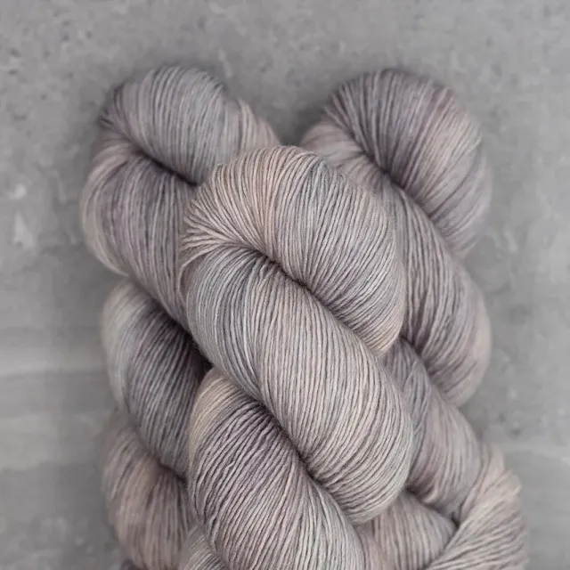 Madelinetosh Tosh Vintage Calligraphy Wolle Worsted Merino