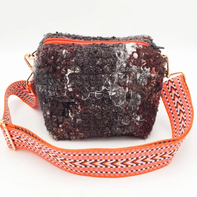 Cowgirlblues Charcoal Sling Bag Umhängetasche gestrickt
