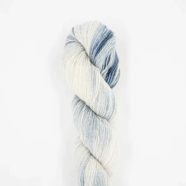 Madelinetosh Tosh Pebble Sky Wash Wolle Seide Kaschmir