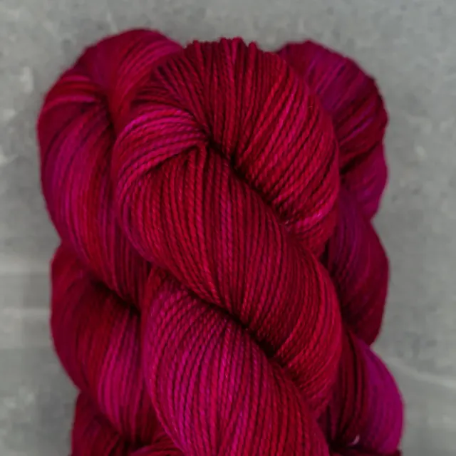 Madelinetosh Farm Twist Fatal Attraction Wolle 205 m Merino