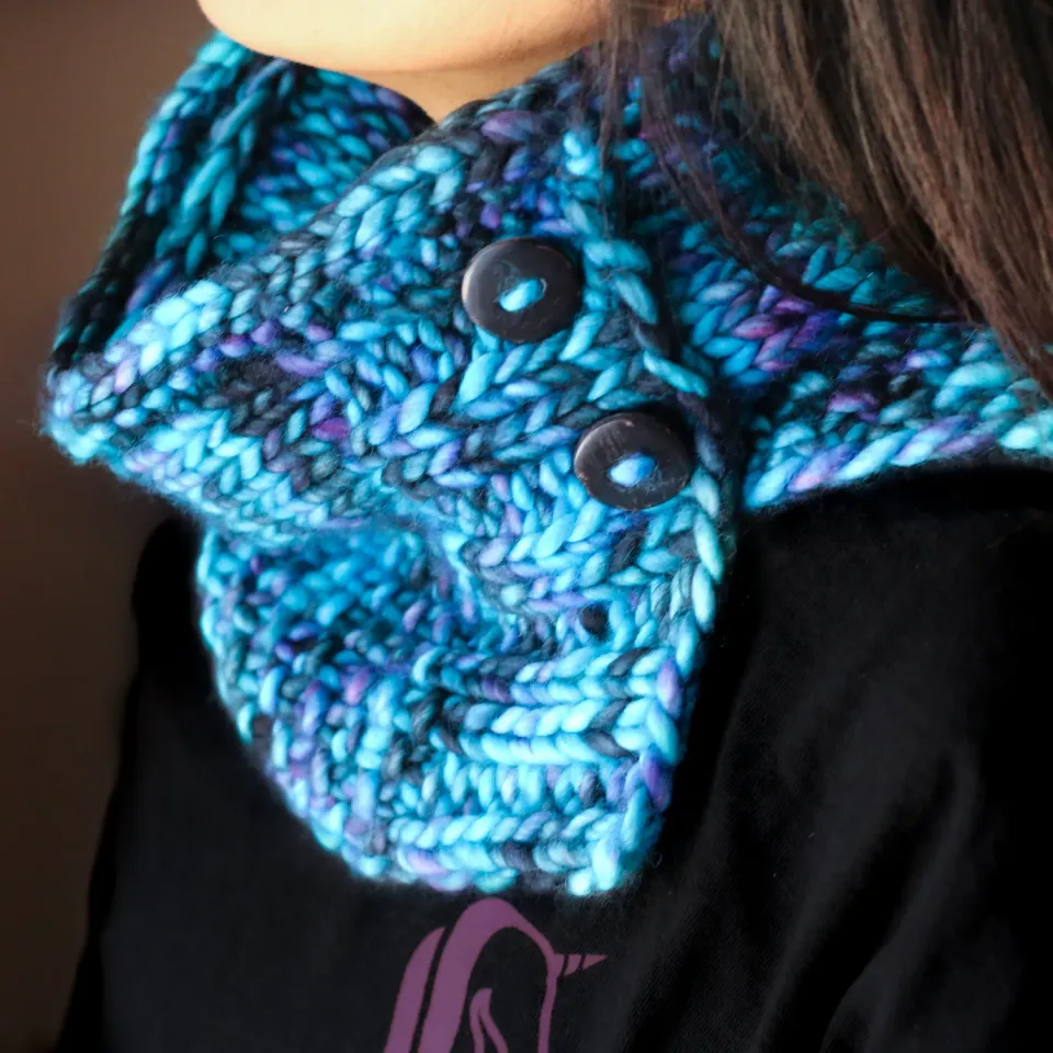 Madelinetosh Nikita Cowl Kit Strickkit Biggie Twilight Skinny Dip