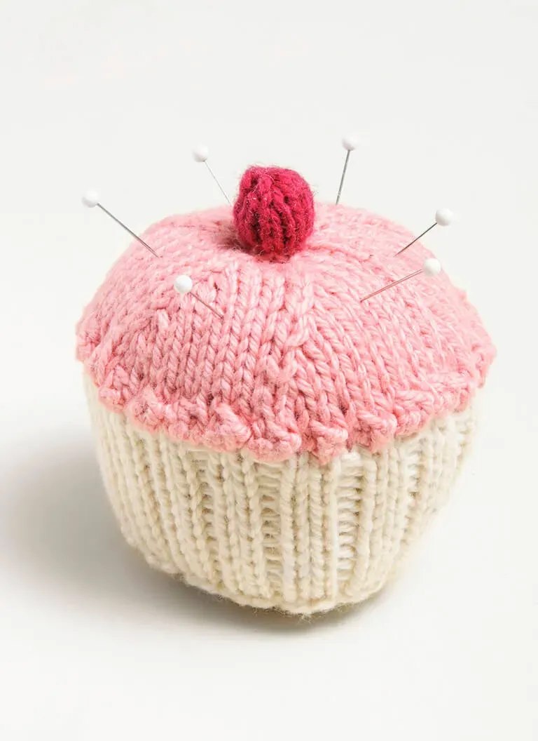 Blue Sky Fibers Cupcake Pincushion Anleitung gratis