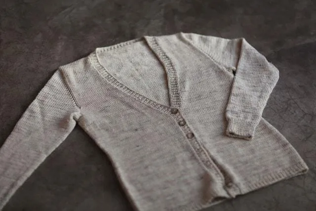 Madelinetosh Milkshake Cardigan Strickanleitung PDF Top-down